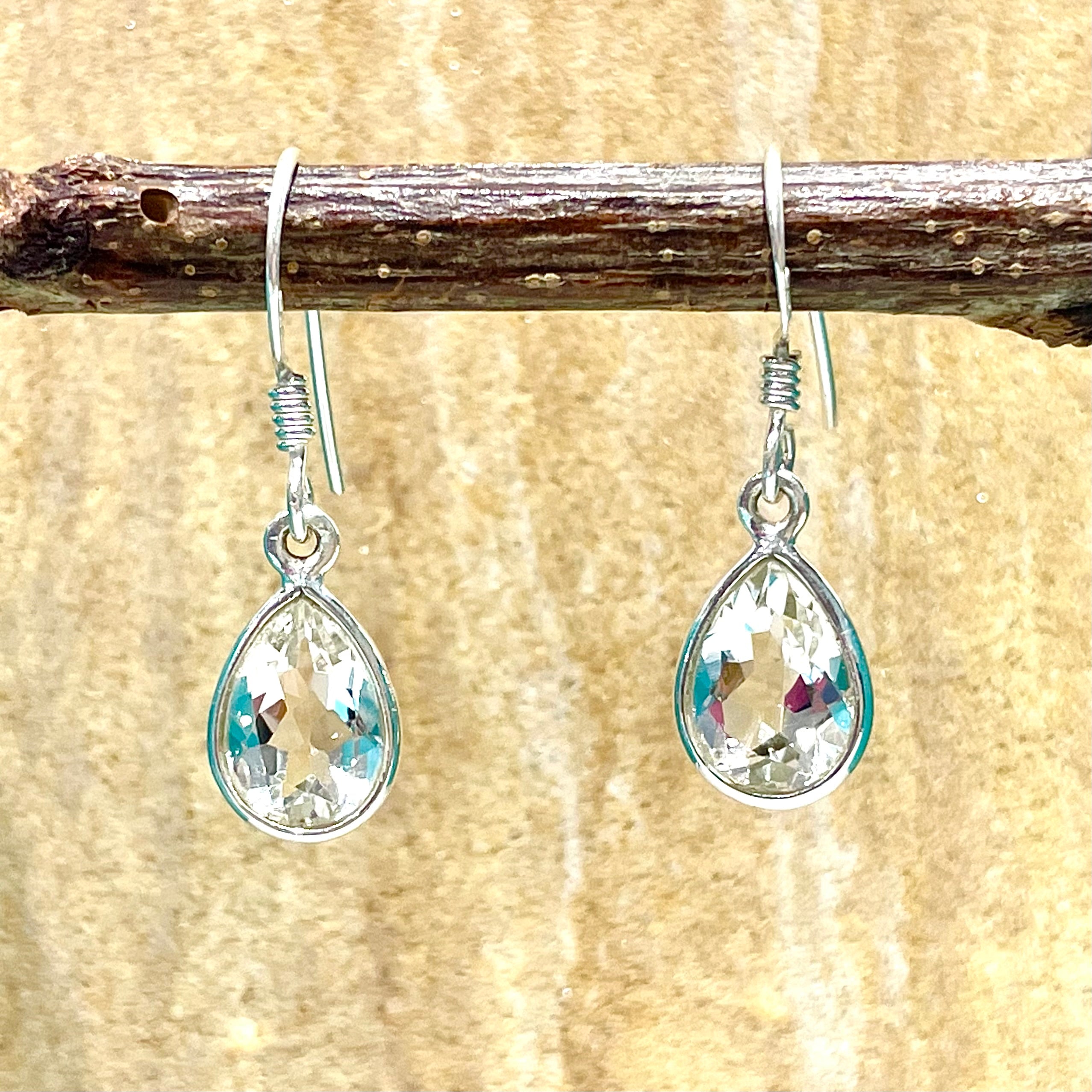 Clear Quartz faceted teardrop silver earring